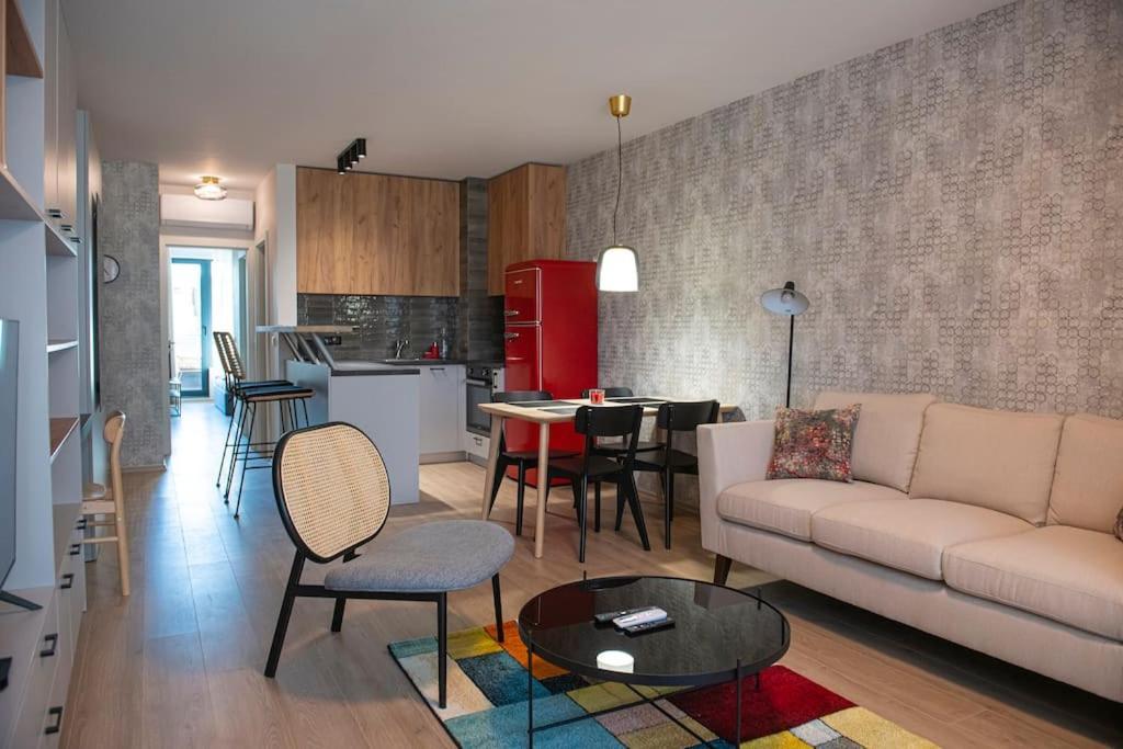 סופיה New York: A Spacious Modern Apartment With Parking מראה חיצוני תמונה