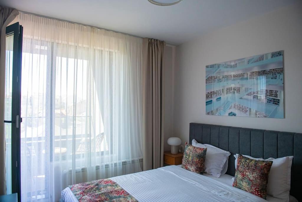 סופיה New York: A Spacious Modern Apartment With Parking מראה חיצוני תמונה